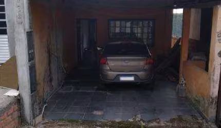 VENDA DE CASA NO MIRANTE EM ARUJÁ/SP, 125m² com 02 casas, 04 dormitórios, 03 banheiros, 03 salas, 02 cozinhas, garagem e área de lazer. CONSULTE-NOS