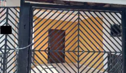 VENDA DE CASA NO JORDANÓPOLIS, EM ARUJÁ/ SP,  150M², c/ 3 dorm, sendo 2 suítes, 3 salas, cozinha, escritório, lavanderia e 4 vagas p/ auto. CONSULTE-