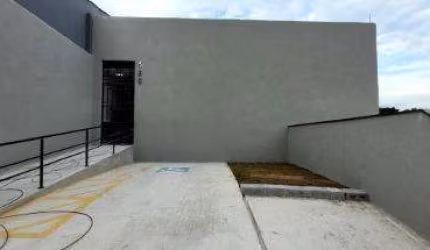 LOCAÇÃO DE SALA COMERCIAL VILA RIMAN, EM ARUJÁ/SP, SALA NO TÉRREO / 58m², 1 toilette! CONSULTE-NOS.