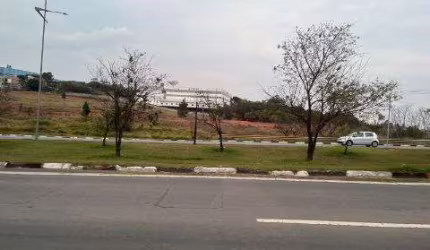 LOCAÇÃO DE TERRENO COMERCIAL NO CONDOMÍNIO LAVORARE, EM ARUJÁ/SP, OPORTUNIDADE. CONSULTE-NOS.