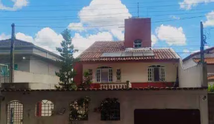 VENDA DE SOBRADO NO BARBOSAS, EM ARUJÁ/SP, 352m² com 5 quartos, 3 suítes. CONSULTE-NOS.