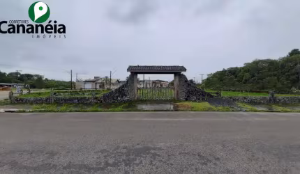 Terreno para fins comerciais na rotatória da entrada da cidade - Cananéia - Litoral Sul de SP
