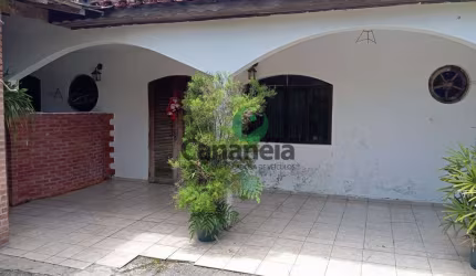 Casa para venda com 2 suítes no bairro Vila Cabana em Cananéia-SP