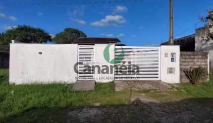 Casa para venda com 4 dormitórios (sendo 2 suítes) no Retiro das Caravelas - Cananéia/SP
