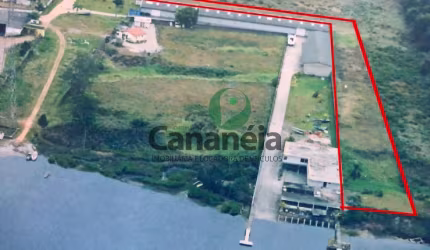Área com 22 metros de frente para o Mar de Porto Cubatão disponível para venda em Cananéia, Litoral Sul de SP