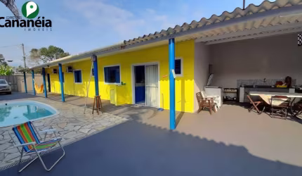 3 dormitórios com piscina para venda - prática e confortável para uso de veraneio - bairro Acaraú - Cananéia Litoral Sul de SP