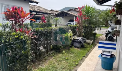 Casa Padrão  2 dormitórios, 1 Banheiro, 1 vaga de garagem coberta  em Forquilhas, São José/SC - CA888-1013