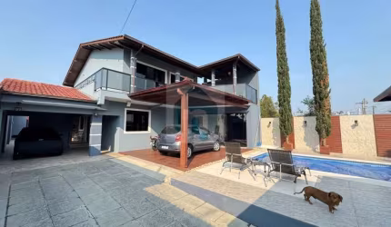 Casa Alto Padrão em Jardim Eldorado, Palhoça/SC, Venda, O imóvel possui, 4 dormitorios, sendo 1 suite, uma área constrída de 320,00 m², área total do imóvel é de 360,00 m² - CA372-546