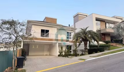 Luxuosa Casa com 3 Suítes no Exclusivo Condomínio Parque da Pedra, Palhoça/SC - ca70-581