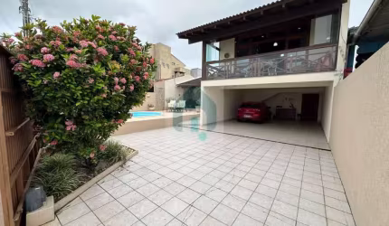 Casa frente mar, 3 dormitórios, Balneário do Estreito, Florianópolis/SC - ca297-285