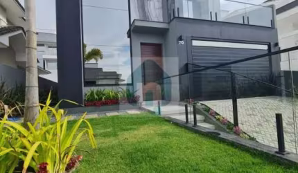 Casa Triplex, 4 dormitórios, 2 suítes, 1 banheiro, Pantanal, Florianópolis/SC - ca01-572