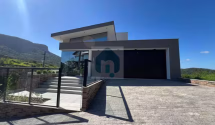 Casa Duplex, 3 suítes, 2 vagas, Pedra Branca, Palhoça/SC - CA104-143