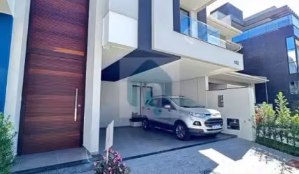 Casa Alto Padrão 03 dormitórios 01 suíte 2 vagas - Deltaville - CA033-1097