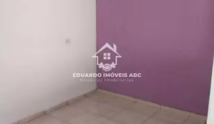 REF 6617- 2 Dormitórios. Cozinha. Ótima localização- Taboão da Serra