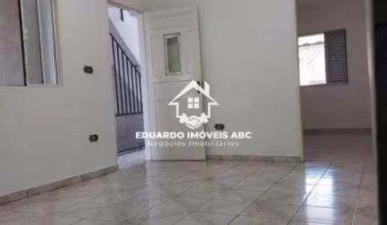 REF 9913- 2 Casas no mesmo terreno. Ótima localização- Santo André
