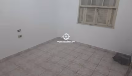 REF 10008- 1 Dormitório. Quintal. Ótima localização- Diadema