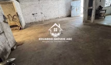 REF 10206- Galpão com 300 m². Banheiro. Ótima localização- Centro- São Bernardo do Campo