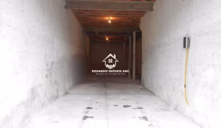 REF 10223- Salão com 100 m². Banheiro. Ótima localização- Mauá