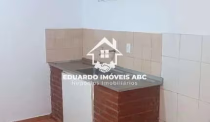 REF 10410- 1 Dormitório. Banheiro. Ótima localização- Santo André