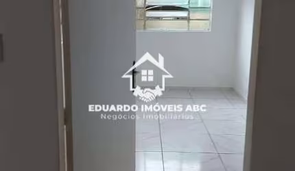 REF: 10483 - Casa Assobradada para Locação, 2 dorm(s), 1 vaga(s), 56 m²