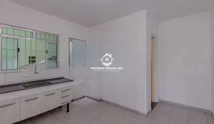 REF 10732- Duas casas no quintal. Aceita financiamento. Ótima localização- Santo André