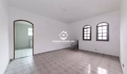 REF 10901- Casa individual. 2 Dormitórios. Ótima localização- Mauá