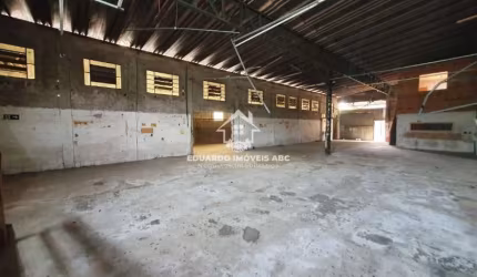 REF 841. Galpão comercial 1300 m2. 3600 metros de área. Fácil acesso a imigrantes.