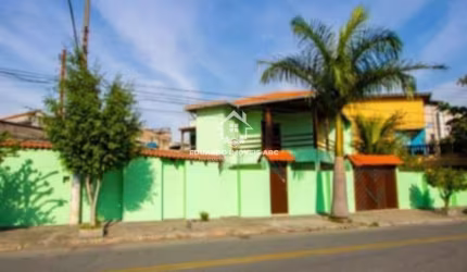 REF 1816. 3 dormitórios. 1 suíte. 4 vagas na garagem. Parque Novo Oratório - Santo André