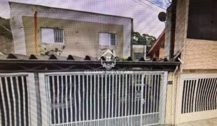REF 5115. 2 dormitórios. 2 vagas na garagem. Ótima localização.