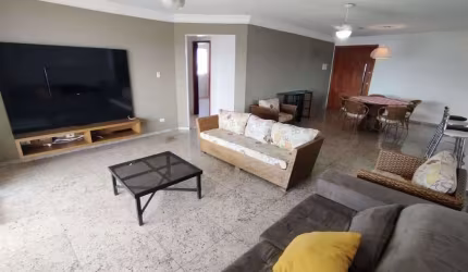 Apartamento mobiliado, com 04 dormitórios, sendo 3 suítes, e mais dependencia de serviço, sala ampla, varanda gourmet já envidraçada, com churrasqueir