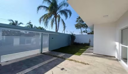 Casa 3 dorms  sendo 2 suítes, Piscina, Área Gourmet coberta - 100m da praia - Sta Júlia, Itanhaém-SP