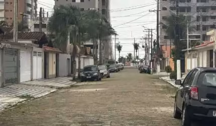 Sobrado com 3 dormitórios com piscina mini quadra espaço Grill a 200 metros da praia - estuda permuta - Jardim Real - Praia Grande/SP