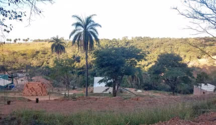 Lote / Terreno de Bairro Para Vender no bairro Centro em Mateus Leme