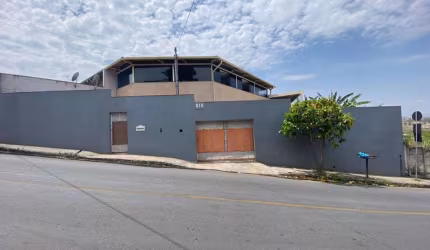 Casa Para Vender com 03 quartos 01 suítes no bairro São João em Betim