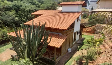 Casa Para Vender com 03 quartos 01 suítes no bairro Condomínio Estância San Remo em Contagem