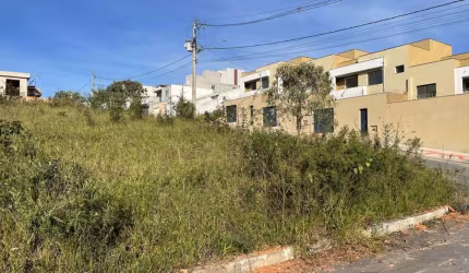 Lote / Terreno de Bairro Para Vender no bairro Guarujá Mansões em Betim