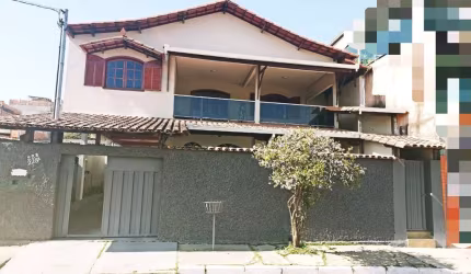 Casa Para Vender com 05 quartos e 01 suíte no bairro Jardim Teresópolis em Betim