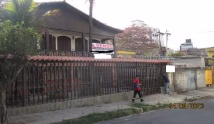 Casa Para Vender com 4 quartos 1 suítes no bairro Eldorado em Contagem