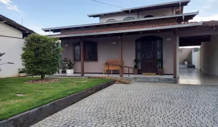 Casa com 3 quartos à venda na Rua Attilio Vinotti, 362, Boehmerwald, Joinville, 189 m2 por R$ 750.000