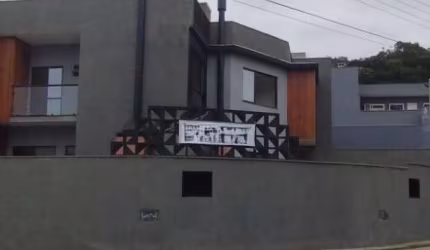 Casa com 3 quartos à venda na Rua Professora Rose Marie R Bortolon, 371, Petrópolis, Joinville, 100 m2 por R$ 750.000