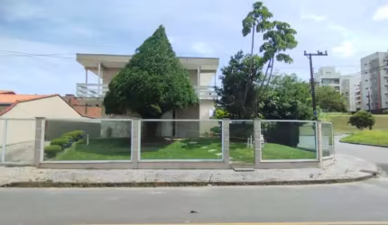 Casa com 4 quartos à venda na Rua Colômbia, 301, Floresta, Joinville, 214 m2 por R$ 1.200.000