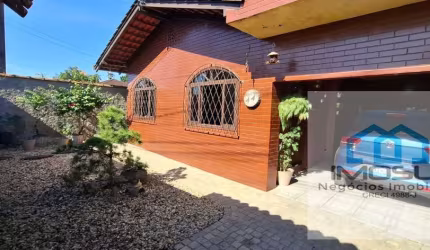 Casa com 3 quartos à venda na Rua Antônio E de Oliveira, 44, Itaum, Joinville, 110 m2 por R$ 350.000