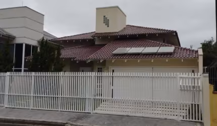 Casa com 5 quartos à venda na Rua Joaquim dos Santos, 40, Floresta, Joinville, 376 m2 por R$ 1.500.000