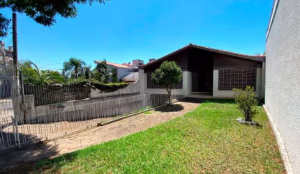 Casa com 3 quartos à venda na Rua Luiz Voelcker, 729, Três Figueiras, Porto Alegre por R$ 1.250.000