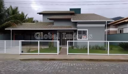 Casa em condomínio fechado com 3 quartos à venda na Rodovia Ernani do Amaral Peixoto, Flamengo, Maricá, 198 m2 por R$ 750.000