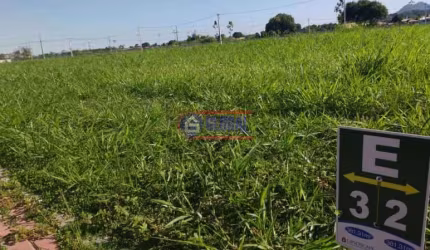 Terreno em condomínio fechado à venda na Rodovia Ernani do Amaral Peixoto, Flamengo, Maricá, 380 m2 por R$ 220.000