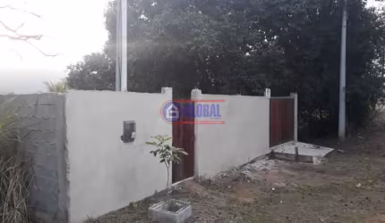 Terreno em condomínio fechado à venda na Rua Doze, Itapeba, Maricá, 360 m2 por R$ 130.000