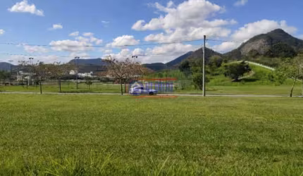 Terreno em condomínio fechado à venda na Rodovia Ernani do Amaral Peixoto, Inoã, Maricá, 378 m2 por R$ 200.000
