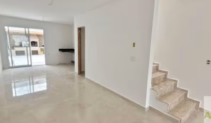 Belíssimo Sobrado Ótimo acabamento a Venda