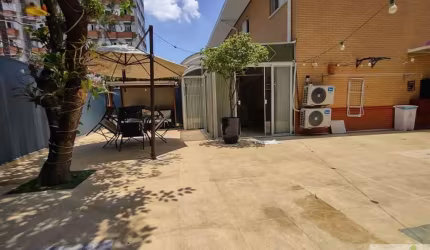 Sobrado no Jardim Marajoara, belíssimo condomínio fechado com privacidade e segurança!